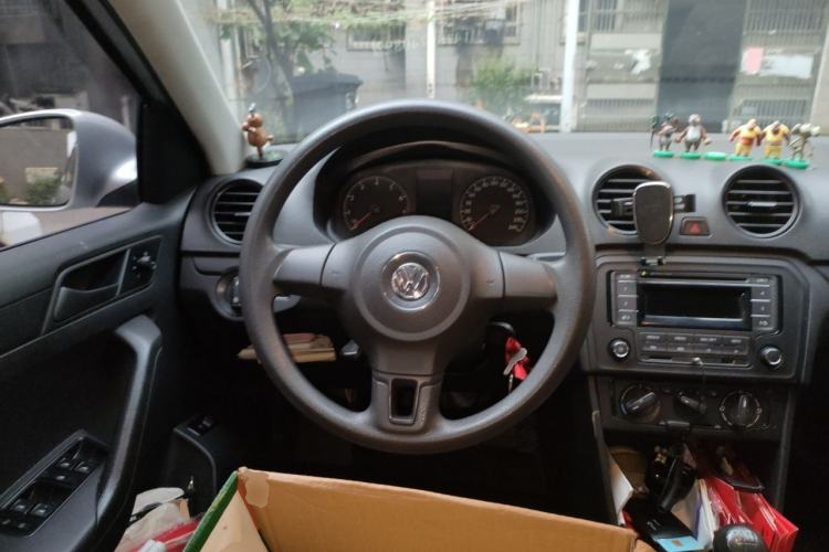 Used Volkswagen Jetta 2015 Value Edition 1.6L Manual Fashionable Style Steering Wheel