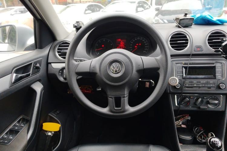Used Volkswagen Jetta 2015 1.6L Manual Comfort Model Steering Wheel