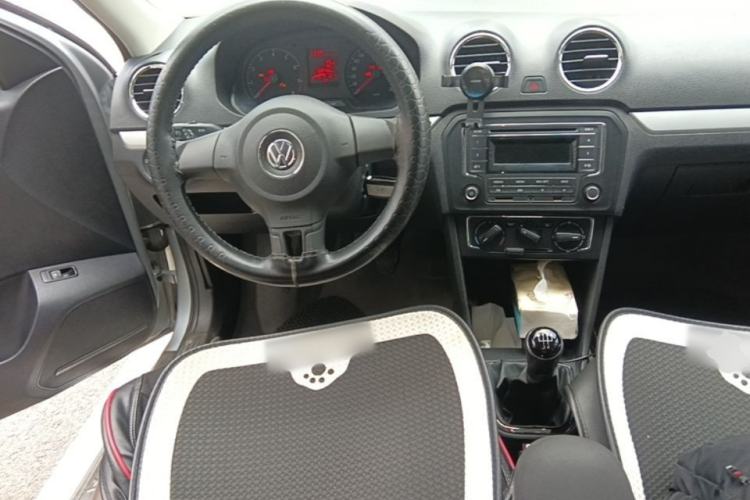 Used Volkswagen Jetta 2015 1.6L Manual Comfort Model Steering Wheel