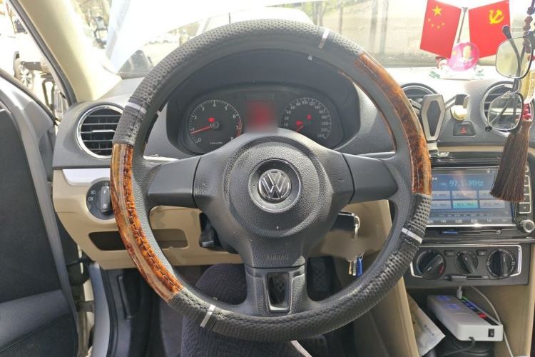 Used Volkswagen Jetta 2015 1.6L Manual Comfort Model Steering Wheel