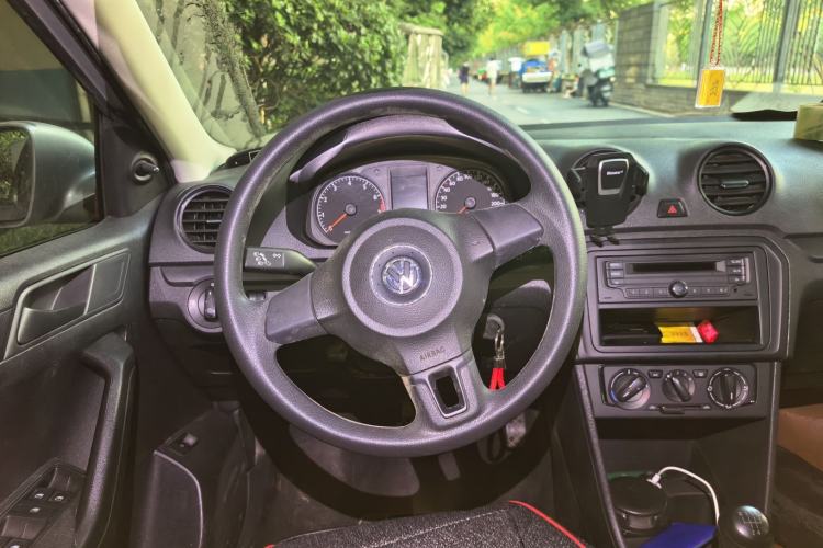 Used Volkswagen Jetta 2015 1.6L Manual Fashion Edition Steering Wheel