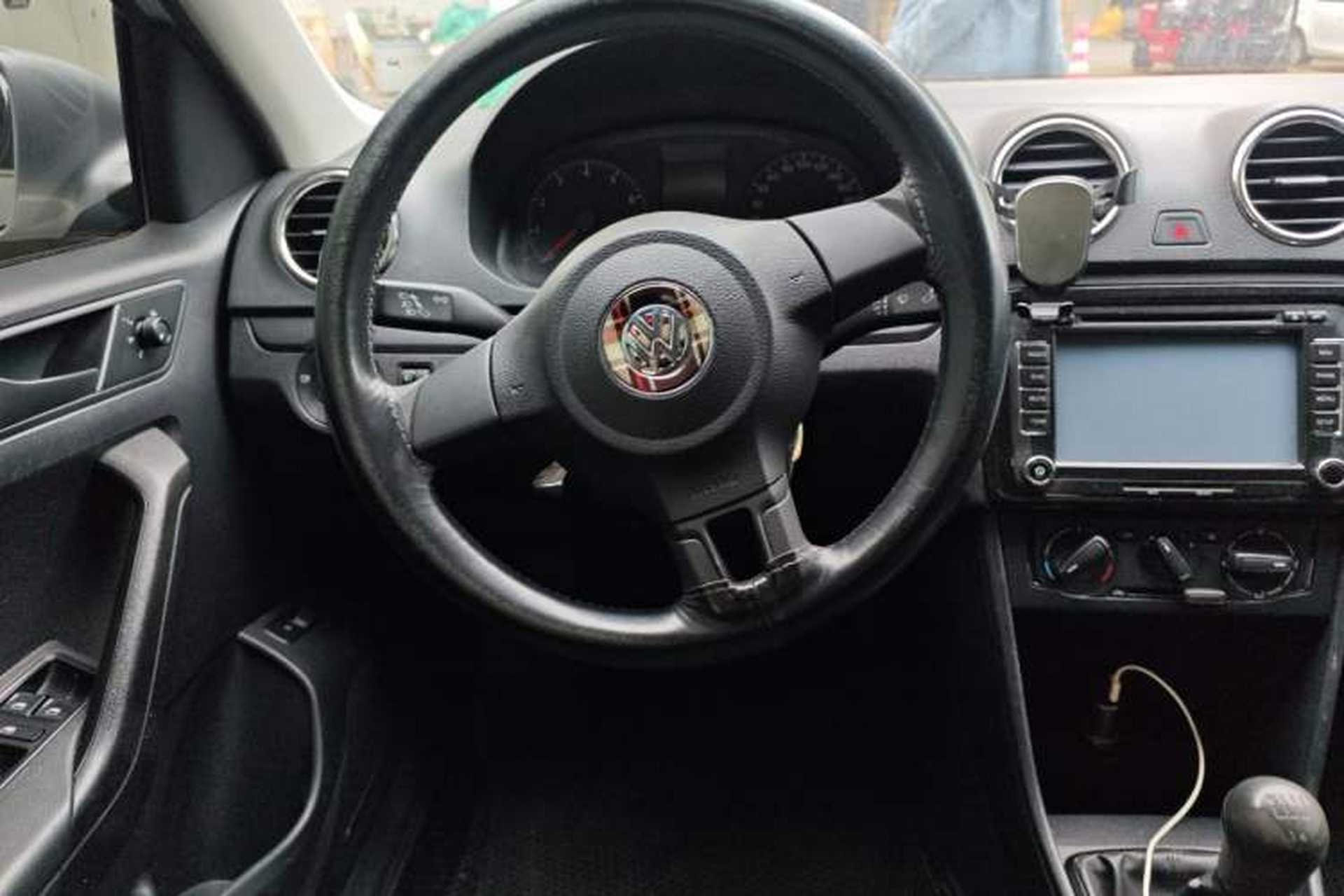 Used Volkswagen Jetta 2015 Zhuihui Edition 1.4L Manual Fashion Model Steering Wheel