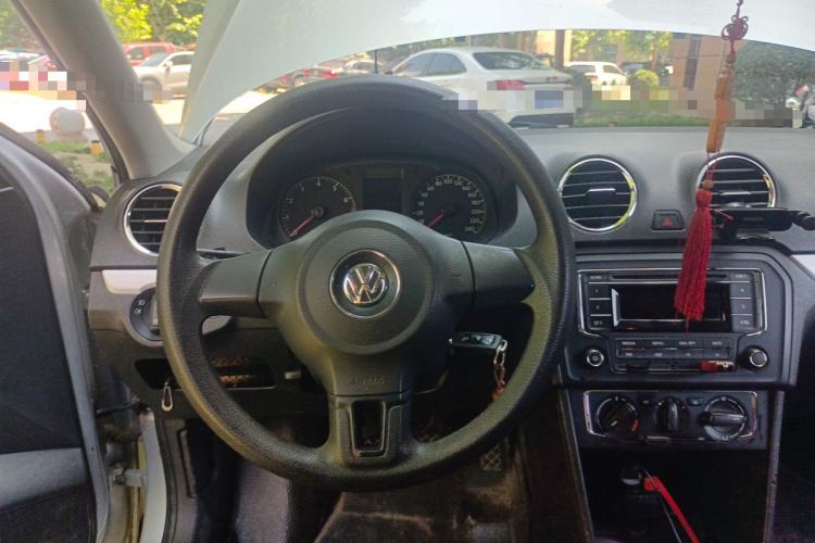 Used Volkswagen Jetta 2015 1.6L Manual Comfort Model Steering Wheel