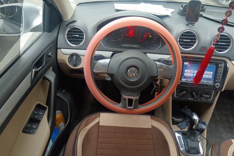 Used Volkswagen Jetta 2015 1.6L Automatic Comfort Model Steering Wheel