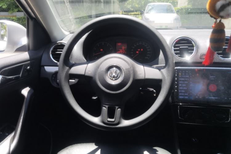 Used Volkswagen Jetta 2015 1.6L Manual Comfort Model Steering Wheel