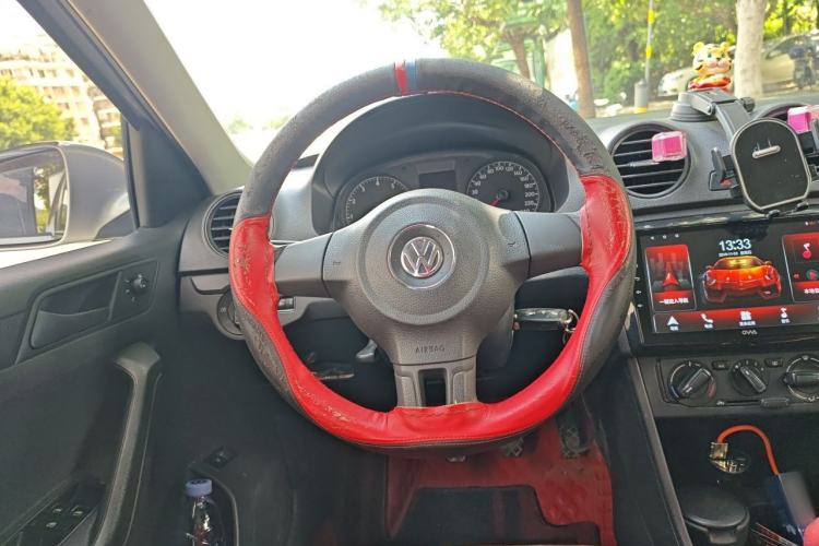 Used Volkswagen Jetta 2015 Value Edition 1.6L Manual Fashionable Style Steering Wheel