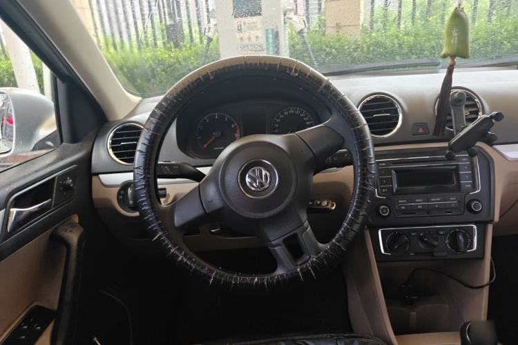 Used Volkswagen Jetta 2015 1.6L Manual Comfort Model Steering Wheel