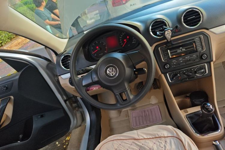 Used Volkswagen Jetta 2015 1.6L Manual Comfort Model Steering Wheel