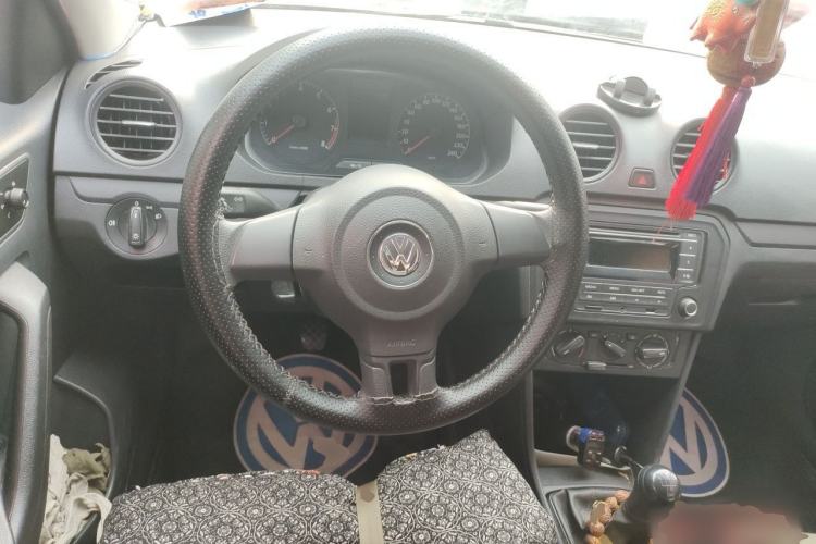 Used Volkswagen Jetta 2015 1.6L Manual Fashion Edition Steering Wheel