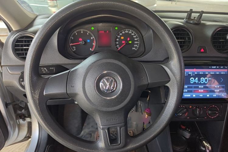 Used Volkswagen Jetta 2015 Value Edition 1.6L Automatic Fashion Version Steering Wheel