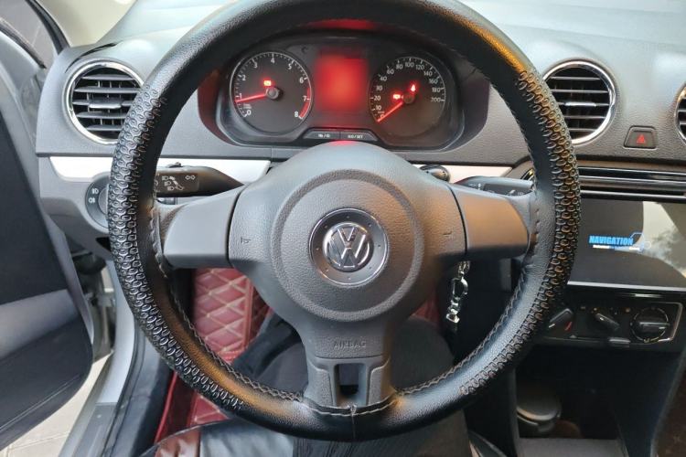 Used Volkswagen Jetta 2015 Zhuihui Edition 1.6L Manual Comfort Model Steering Wheel