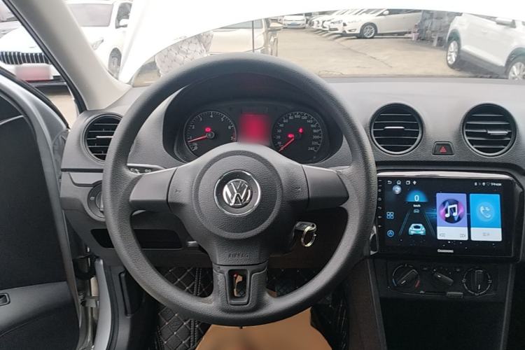 Used Volkswagen Jetta 2015 Value Edition 1.6L Manual Fashionable Style Steering Wheel