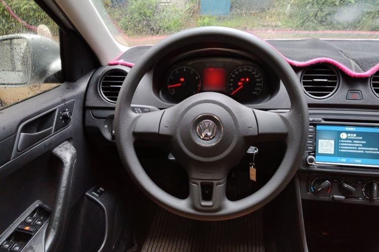 Used Volkswagen Jetta 2015 Zhuihui Edition 1.4L Manual Fashion Model Steering Wheel