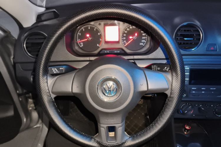 Used Volkswagen Jetta 2015 Value Edition 1.6L Manual Fashionable Style Steering Wheel