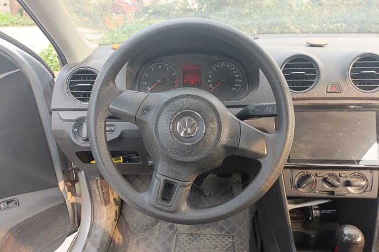 Used Volkswagen Jetta 2015 Value Edition 1.6L Manual Fashionable Style Steering Wheel