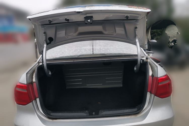 Used Volkswagen Jetta 2015 1.4L Manual Fashion Model Trunk
