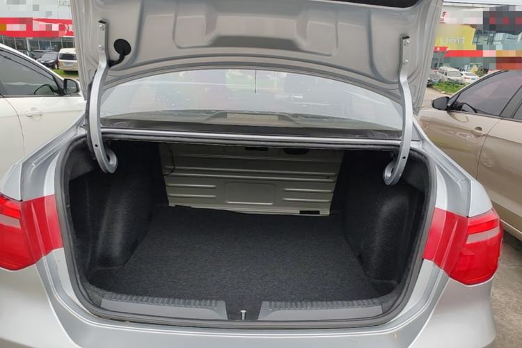 Used Volkswagen Jetta 2015 Zhuihui Edition 1.4L Manual Fashion Model Trunk