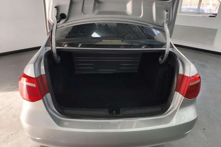 Used Volkswagen Jetta 2015 1.4L Manual Fashion Model Trunk