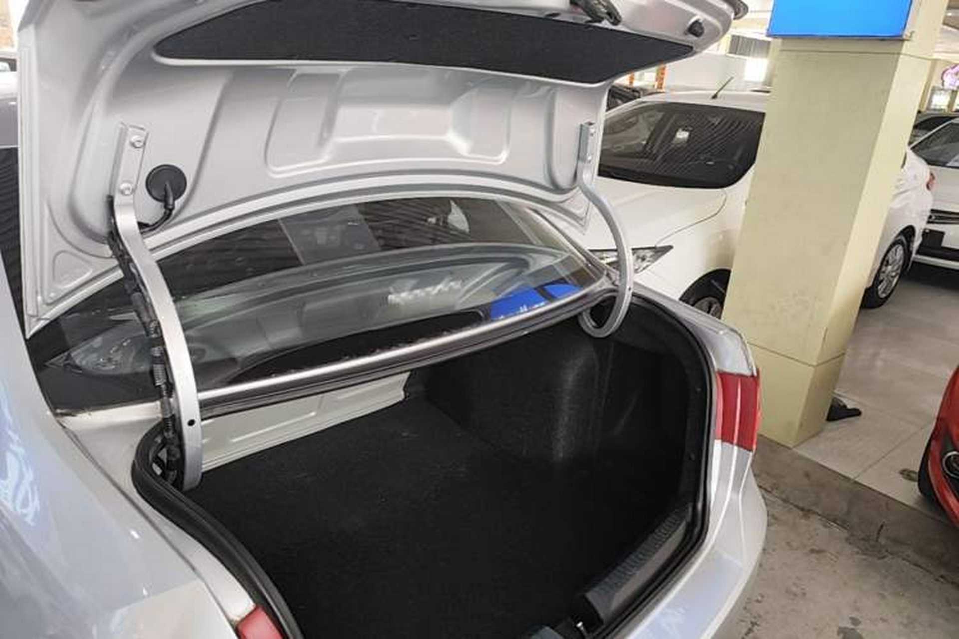 Used Volkswagen Jetta 2015 Value Edition 1.6L Automatic Comfort Version Trunk