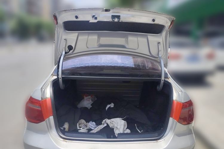 Used Volkswagen Jetta 2015 1.6L Manual Fashion Edition Trunk