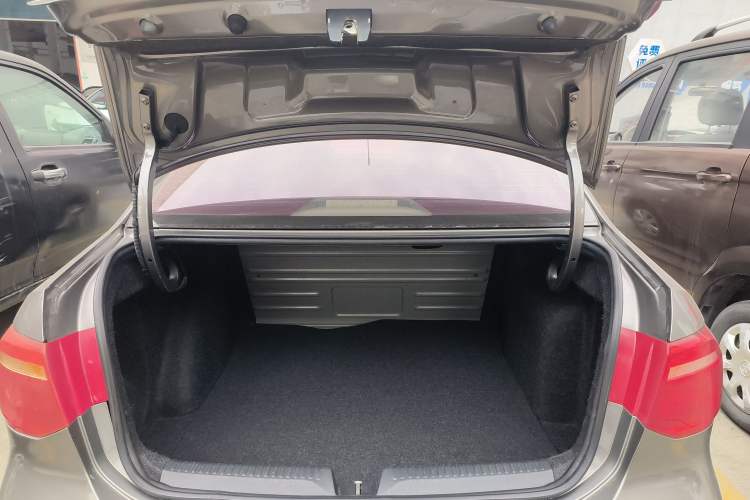 Used Volkswagen Jetta 2015 Value Edition 1.6L Automatic Fashion Version Trunk