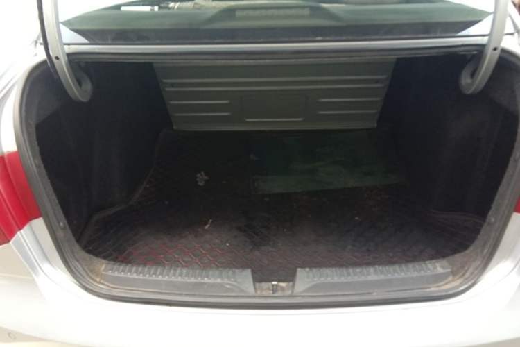 Used Volkswagen Jetta 2015 1.6L Manual Comfort Model Trunk
