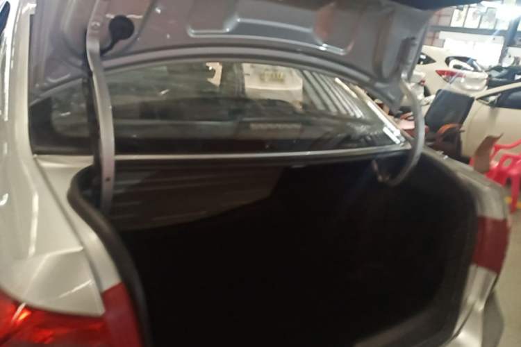 Used Volkswagen Jetta 2015 1.6L Manual Fashion Edition Trunk
