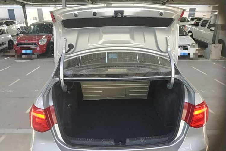Used Volkswagen Jetta 2015 Zhuihui Edition 1.4L Manual Fashion Model Trunk