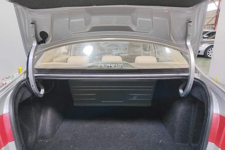 Used Volkswagen Jetta 2015 1.4L Manual Fashion Model Trunk