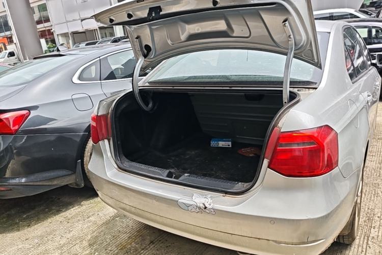 Used Volkswagen Jetta 2015 1.6L Manual Comfort Model Trunk