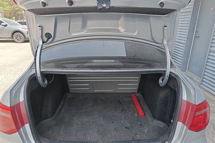 Used Volkswagen Jetta 2015 1.6L Manual Comfort Model Trunk
