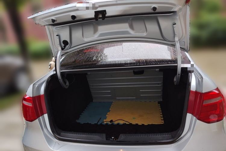 Used Volkswagen Jetta 2015 Zhuihui Edition 1.4L Manual Fashion Model Trunk