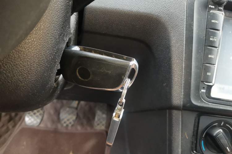 Used Volkswagen Jetta 2015 1.4L Manual Fashion Model Vehicle Key