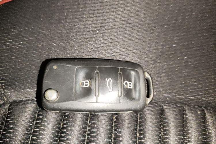 Used Volkswagen Jetta 2015 Zhuihui Edition 1.4L Manual Fashion Model Vehicle Key