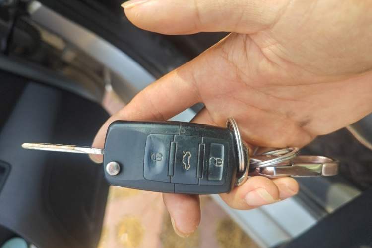 Used Volkswagen Jetta 2015 1.6L Automatic Fashion Model Vehicle Key