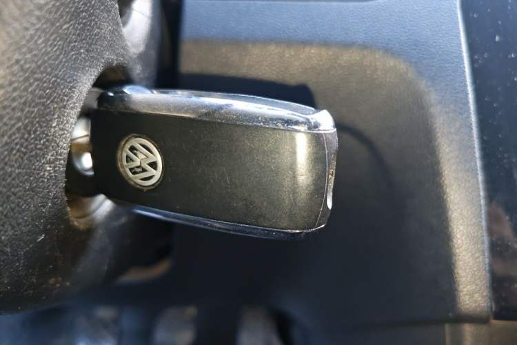 Used Volkswagen Jetta 2015 Value Edition 1.6L Manual Fashionable Style Vehicle Key