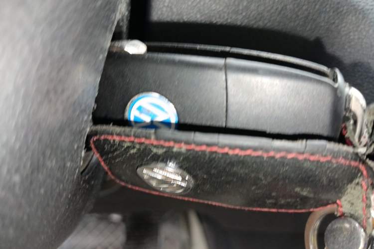 Used Volkswagen Jetta 2015 1.6L Automatic Fashion Model Vehicle Key