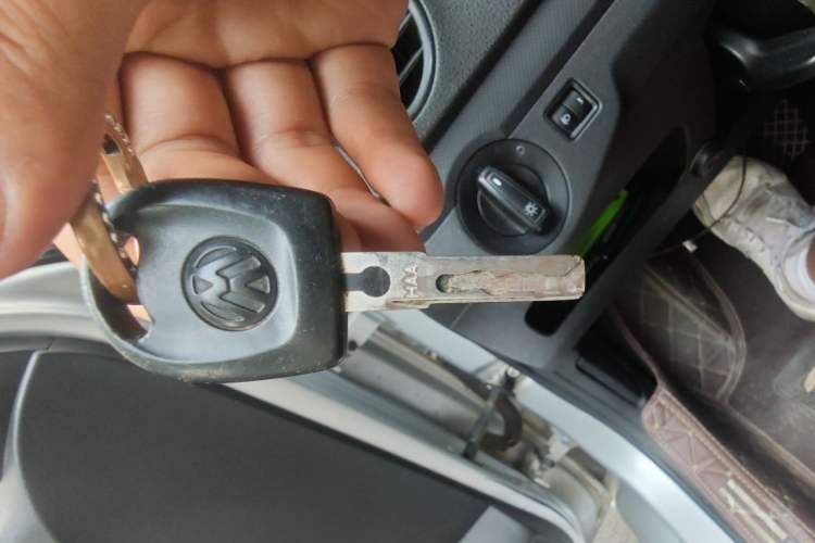 Used Volkswagen Jetta 2015 1.6L Automatic Fashion Model Vehicle Key