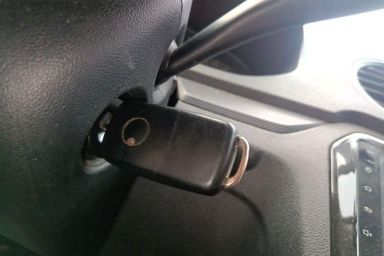 Used Volkswagen Jetta 2015 1.4L Manual Fashion Model Vehicle Key