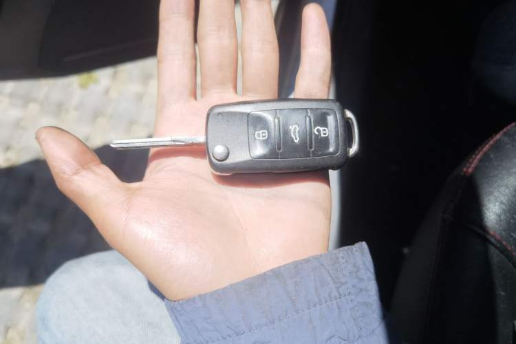 Used Volkswagen Jetta 2015 1.6L Manual Comfort Model Vehicle Key