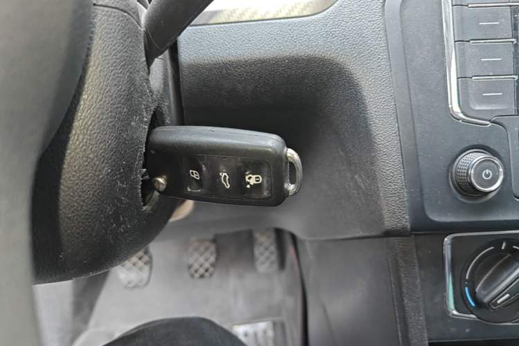 Used Volkswagen Jetta 2015 1.6L Manual Comfort Model Vehicle Key