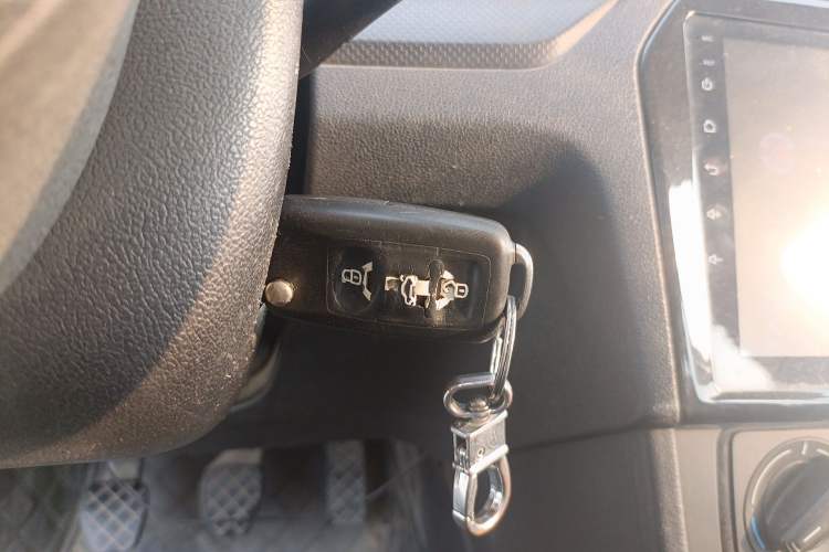 Used Volkswagen Jetta 2015 Value Edition 1.6L Manual Fashionable Style Vehicle Key