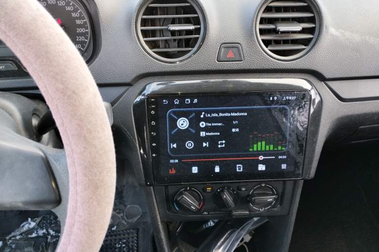 Used Volkswagen Jetta 2015 1.4L Manual Fashion Model Audio And AC Panel