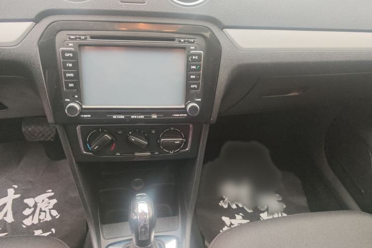 Used Volkswagen Jetta 2015 1.6L Automatic Comfort Model Audio And AC Panel