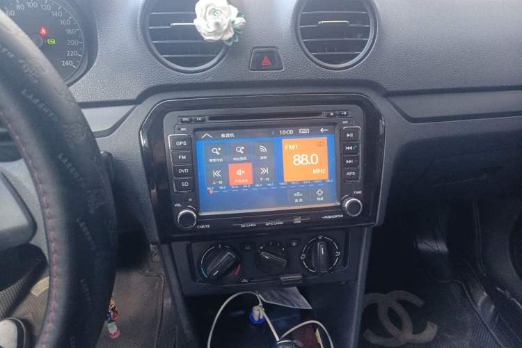 Used Volkswagen Jetta 2015 1.6L Automatic Fashion Model Audio And AC Panel