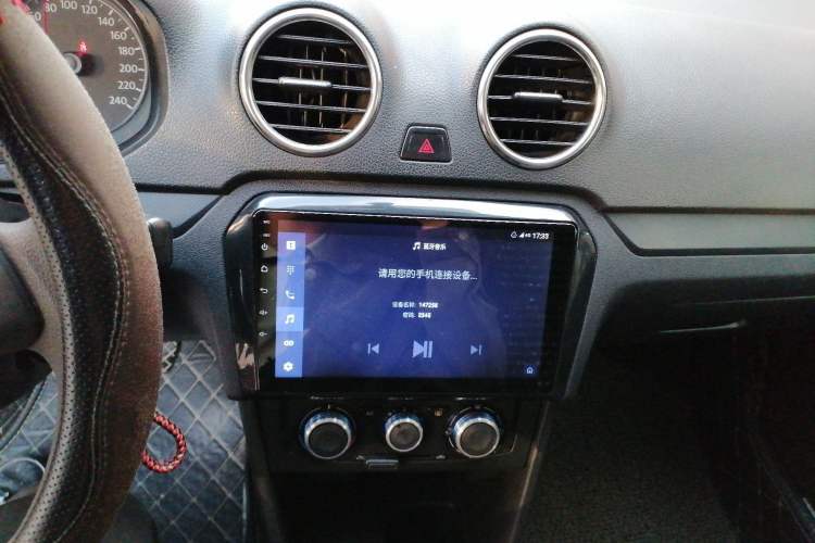 Used Volkswagen Jetta 2015 Zhuihui Edition 1.4L Manual Fashion Model Audio And AC Panel