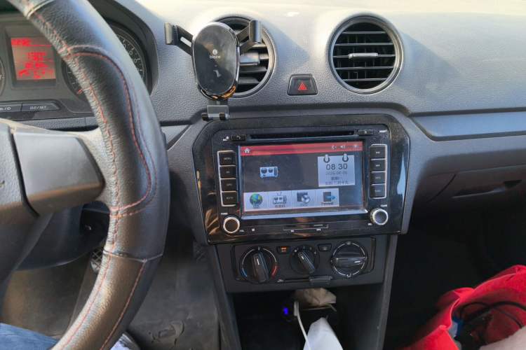 Used Volkswagen Jetta 2015 Value Edition 1.6L Manual Fashionable Style Audio And AC Panel