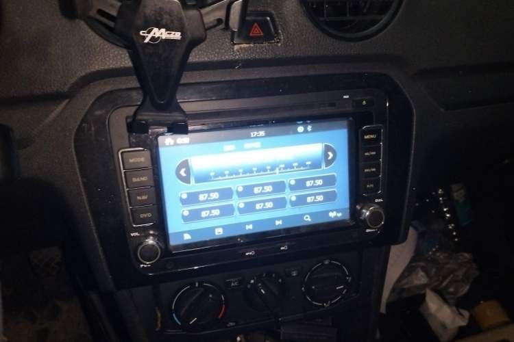 Used Volkswagen Jetta 2015 1.6L Manual Fashion Edition Audio And AC Panel