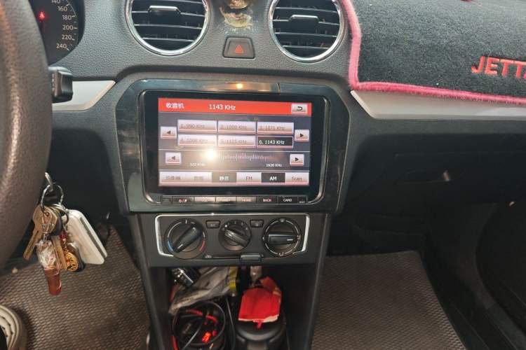 Used Volkswagen Jetta 2015 Zhihui Edition 1.4L Manual Comfort Model Audio And AC Panel