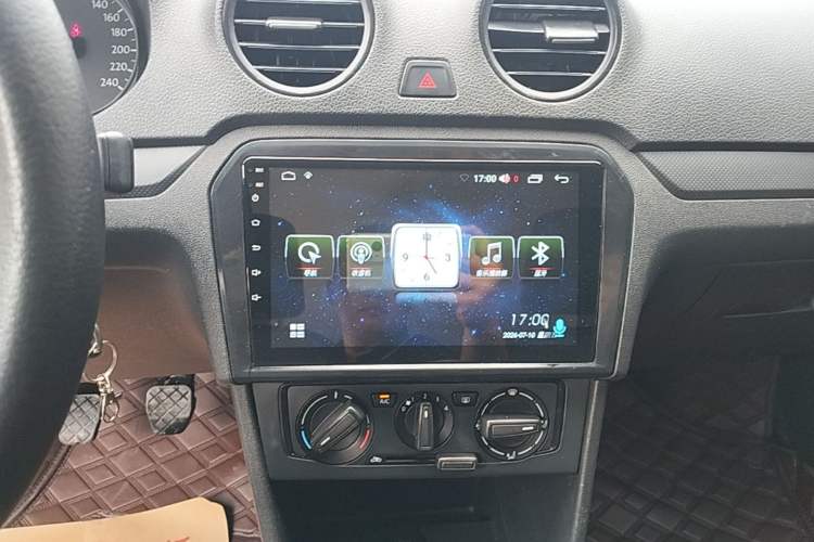 Used Volkswagen Jetta 2015 Zhuihui Edition 1.4L Manual Fashion Model Audio And AC Panel